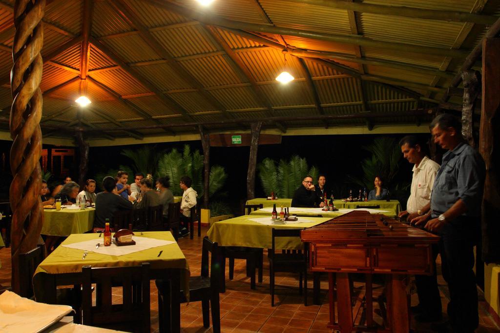 Hotel Catarata Rio Celeste Бихагуа Экстерьер фото