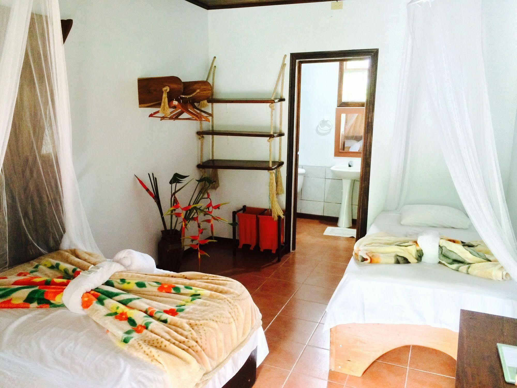 Hotel Catarata Rio Celeste Бихагуа Экстерьер фото